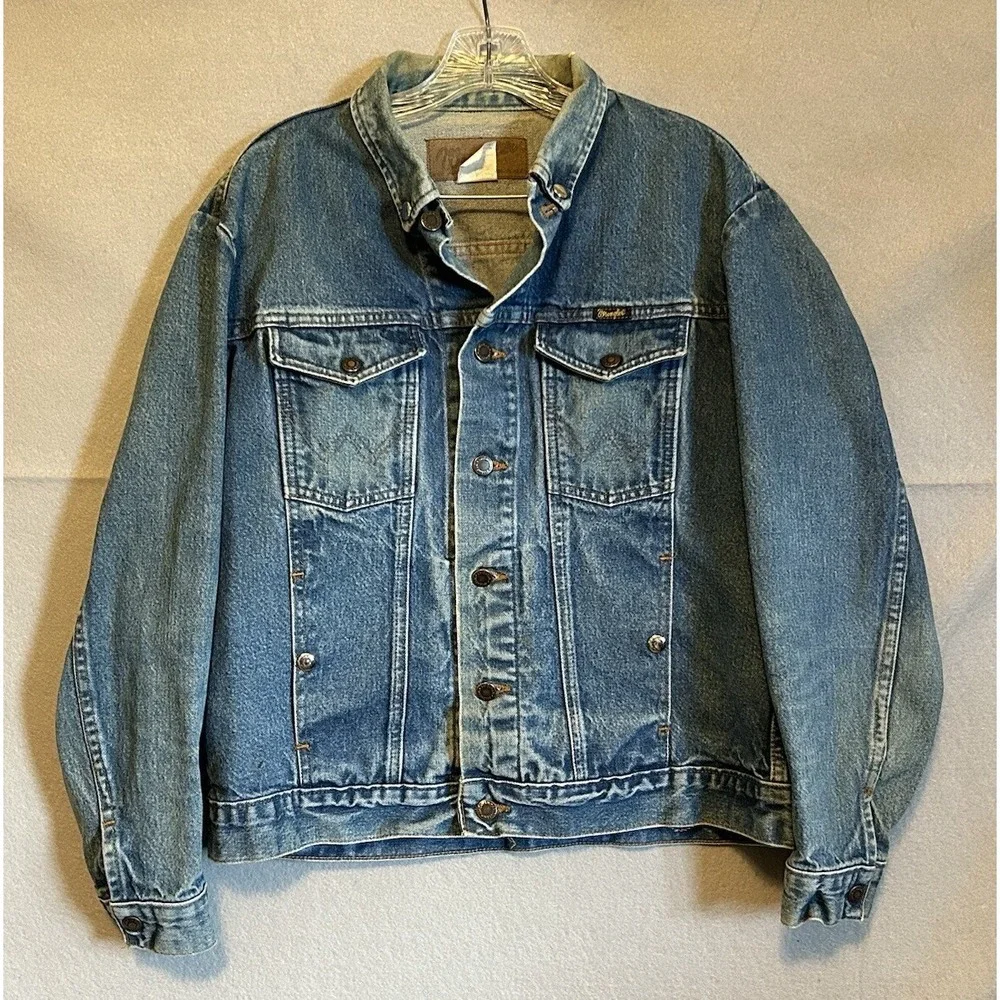 Wrangler Men's Denim Trucker Jacket Mens Sz Med Added Silver Snaps Grunge